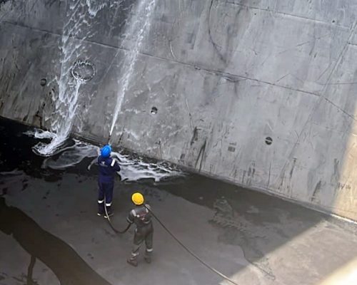 GAC Oman Sohar cargo hold cleaning 18 cropped to landscape